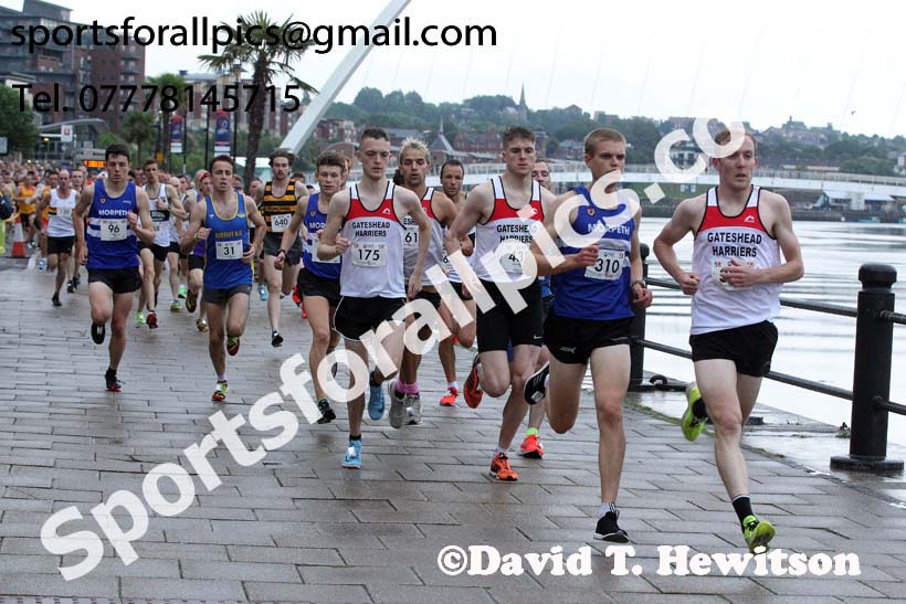 Start of the Gateshead Harriers Quayside 5k Road Race. Photo: David T. Hewitson/Sports for All Pics